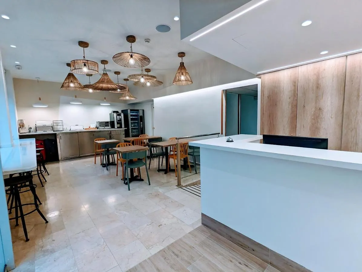 Hostal Baler Barcelona 2*,