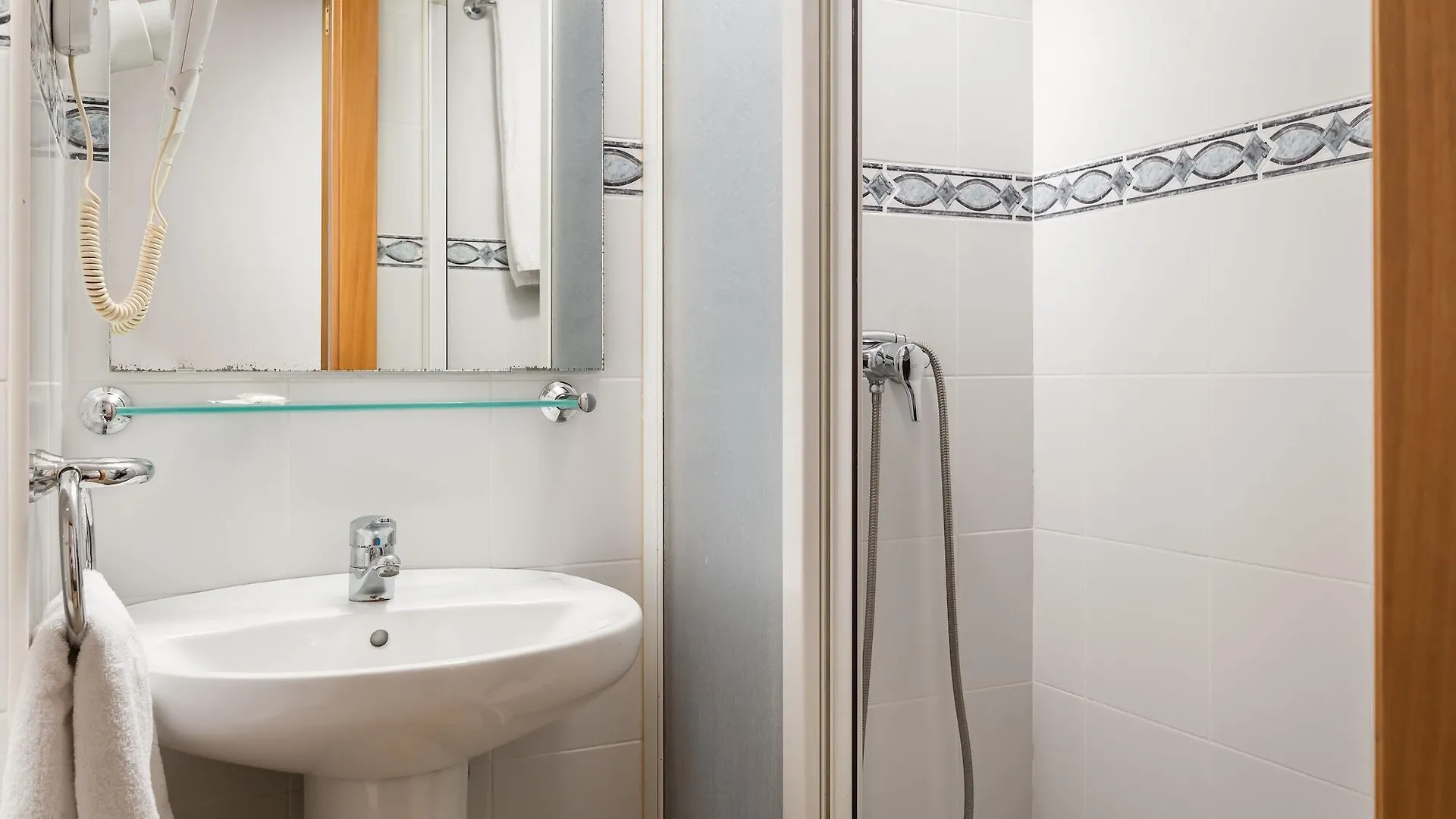Hostal Baler Barcelona Guest house